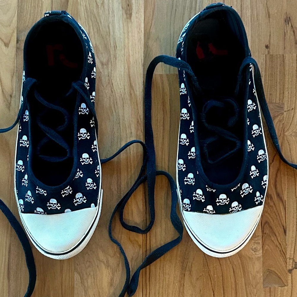 Super Rare Report Lace-Up Skull Y2K Sneakers - Picture 2 of 16